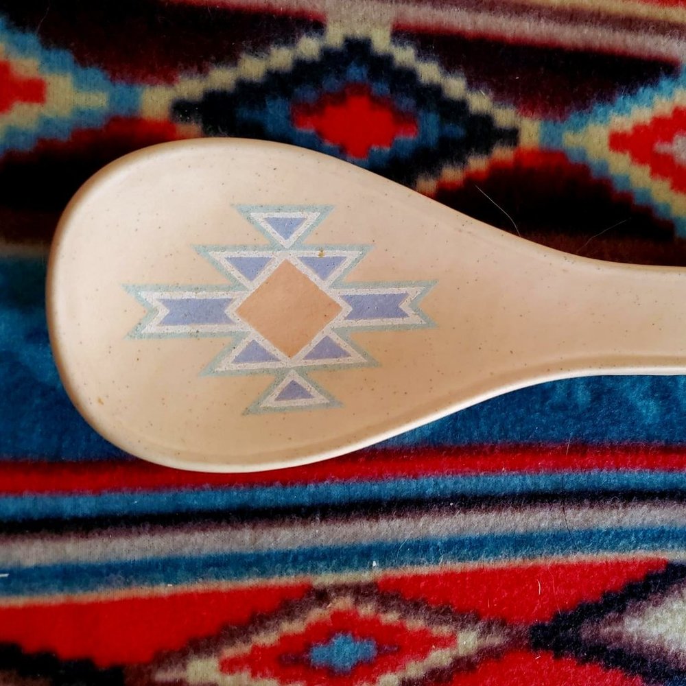 Vintage  1980's Treasure Craft USA Southwest design Spoon rest